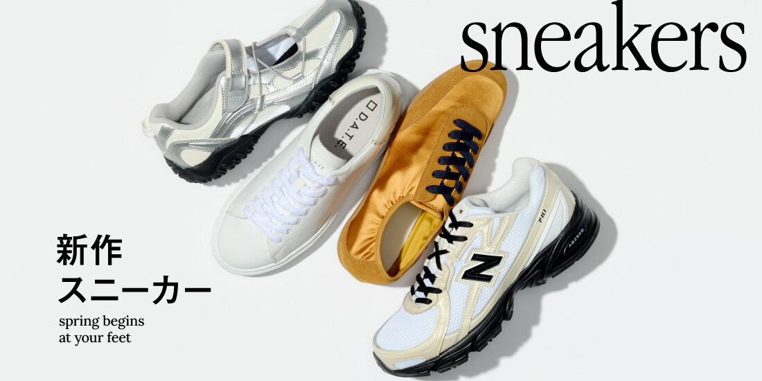新作スニーカー