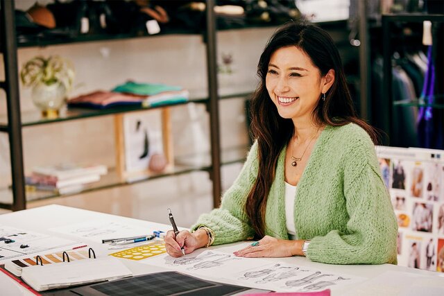 キッズデザイナーとフラダンサー、2つのフィールドで活躍する女性デザイナーの信条とは。