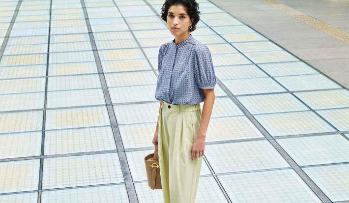クールに働く｜WOMEN｜UA SUMMER 2025 「この夏を、もっと自由に