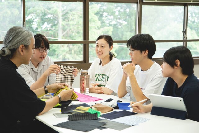 ユナイテッドアローズが立命館大学とコラボレーション。 学生たちと取り組む、残反を使ったものづくりとは。