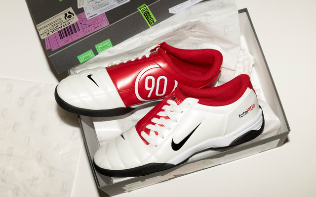 NIKE｜TOTAL 90