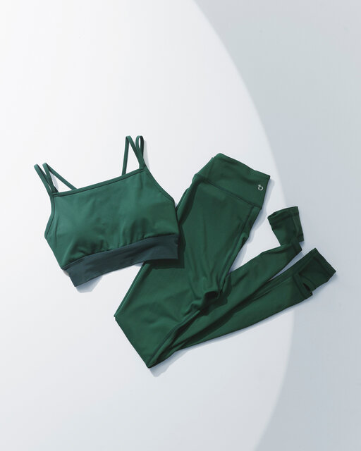 夏を軽やかにヘルシーに過ごす。リサイクル素材を使用した「TO UNITED ARROWS」のブラトップ&レギンス。