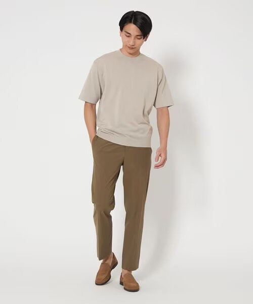 ブラウンコーデの男性