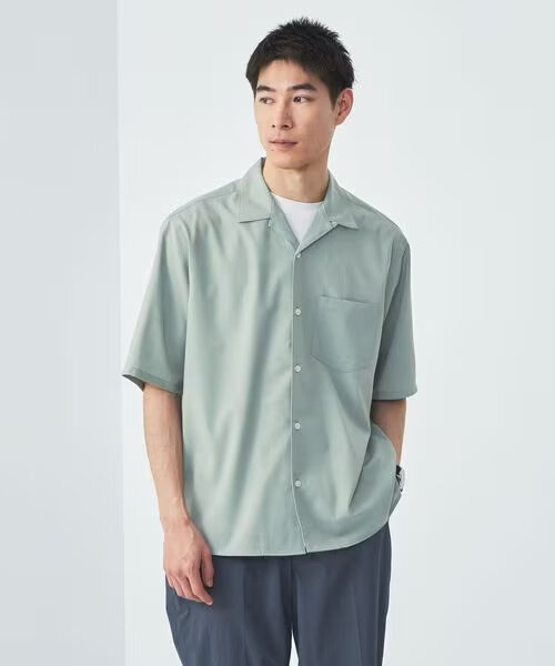 シャツを着た男性