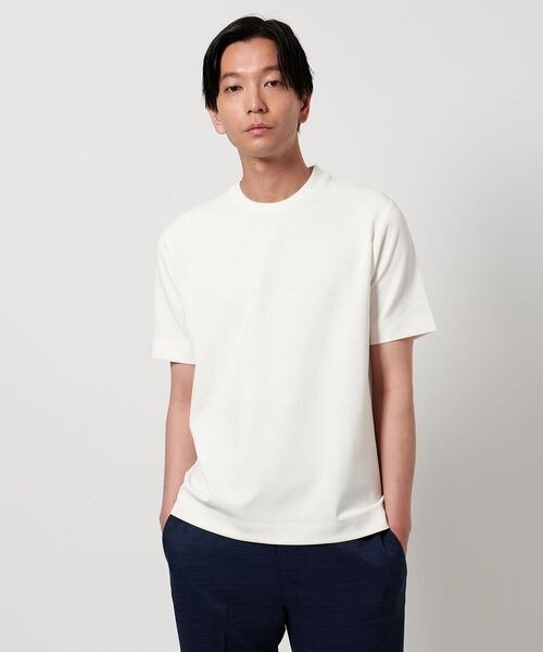 ジャストサイズの白Tシャツ