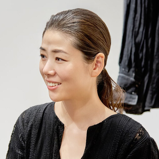 神出 奈央子