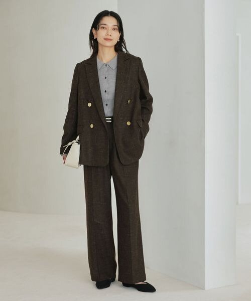 ブラウンのセットアップコーデ