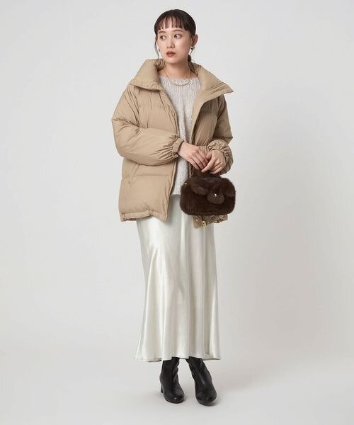 ダウンコートを主役にした冬コーデ