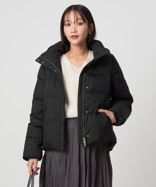 黒のダウンコーデ