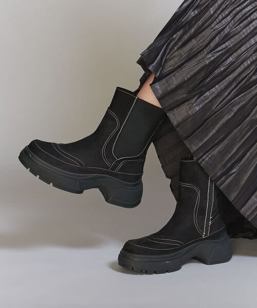 黒のブーツコーデ