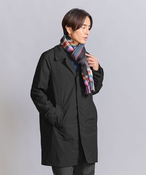 マフラーをした男性