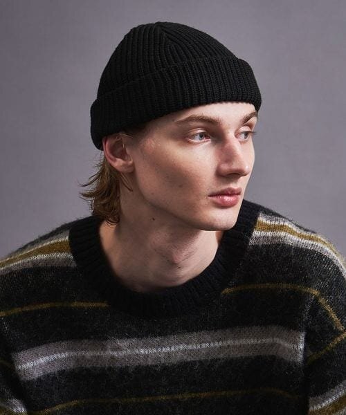 浅めのニット帽