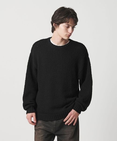 ブラックのニットコーデ