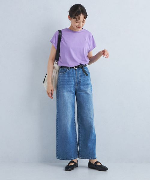 薄い紫とブルーデニムのコーデ