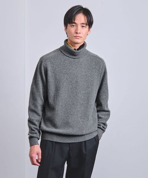 グレーのニット