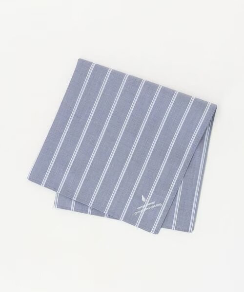 ネイビーのストライプ柄のハンカチ