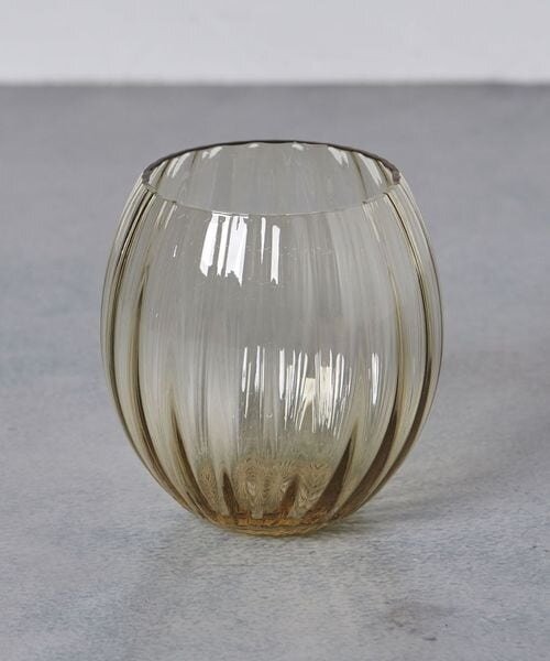 色のついたグラス