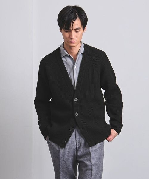 カーディガンのコーデ