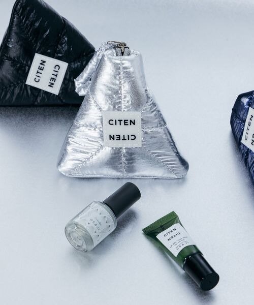 コスメとポーチのセット