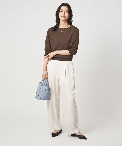 ブラウン×白のコーデ