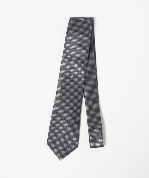 光沢感のあるシルクのネクタイ