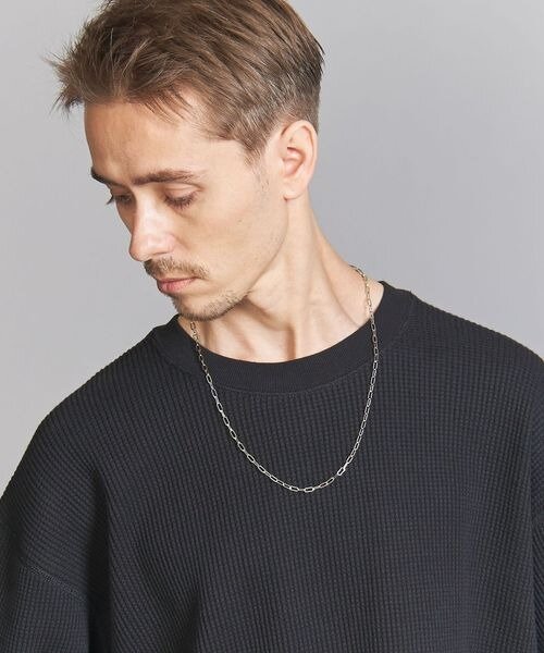 シルバーのネックレス