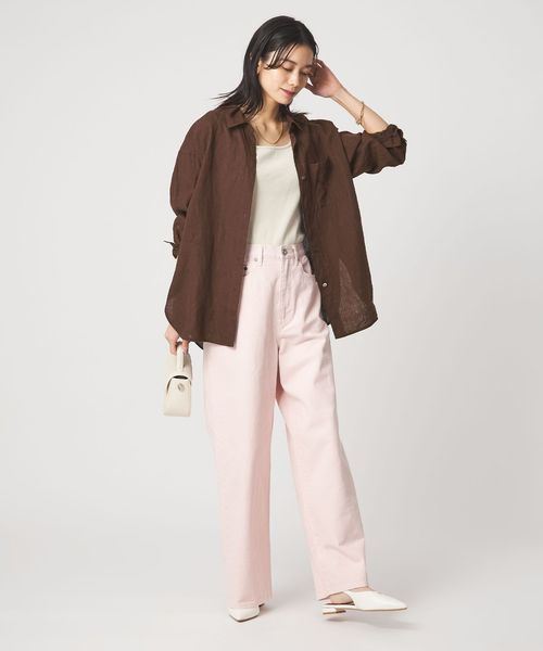 ピンク・ブラウン・ホワイトの3色で組んだコーデ