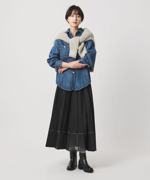 ブルー・ブラック・グレーの3色で組んだコーデ