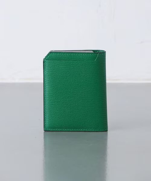 グリーンのスリムなミニ財布
