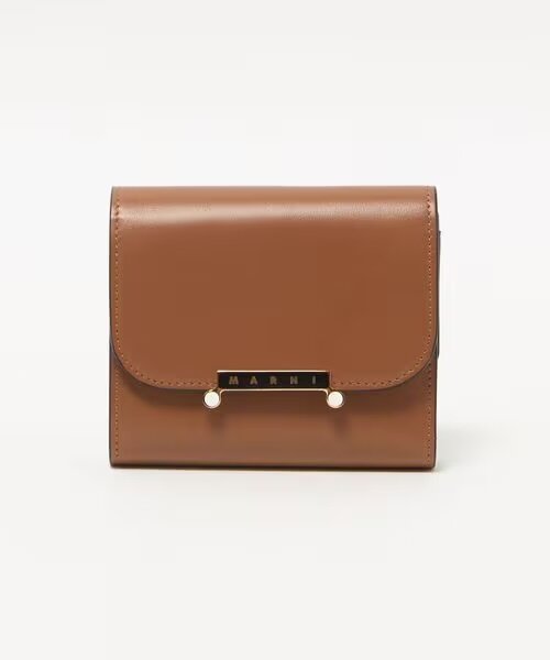 ブラウンのシンプルな三つ折り財布