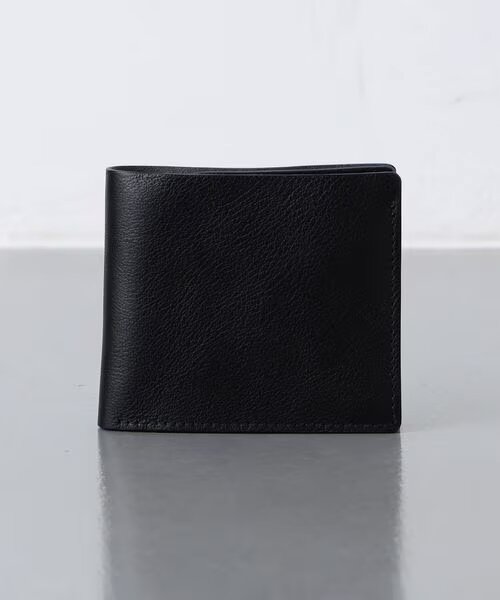 黒のシンプルな二つ折り財布