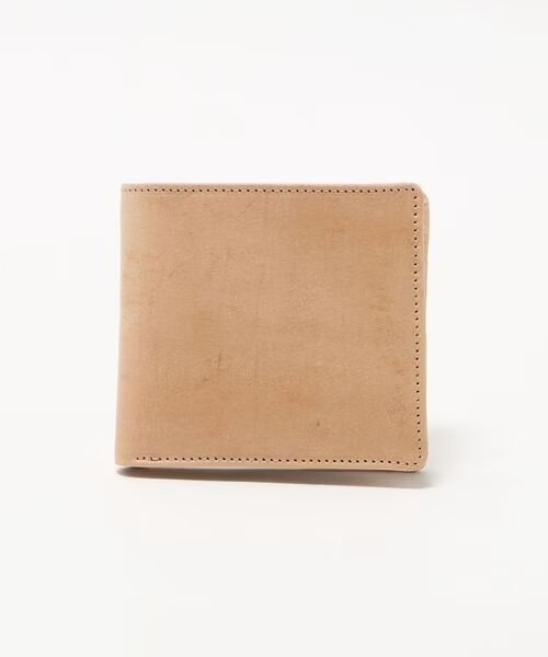ベージュのシンプルな二つ折り財布