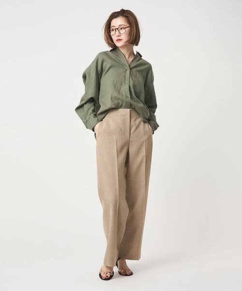 カーキ×ベージュの配色