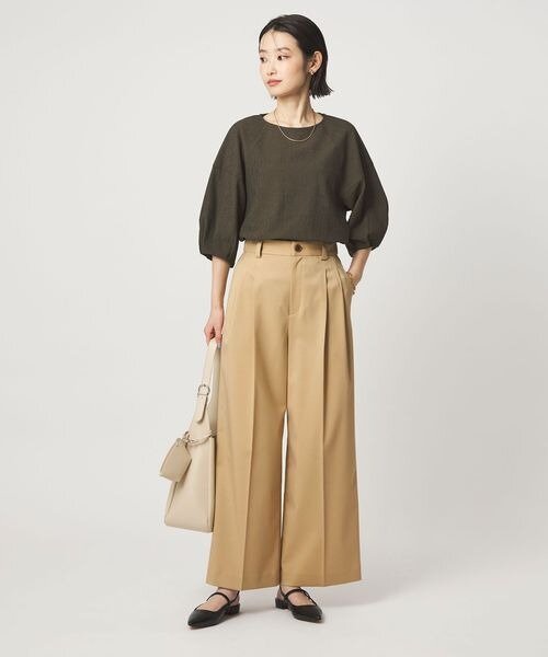 グレー×ベージュの配色