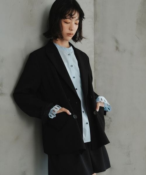 黒×ブルーのコーデ