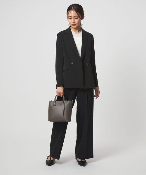 パンツセットアップのコーデ