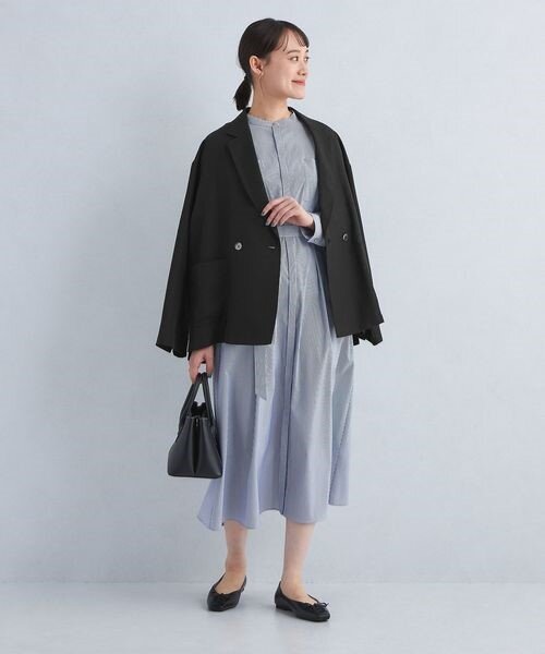 ワンピース×黒ジャケットのコーデ