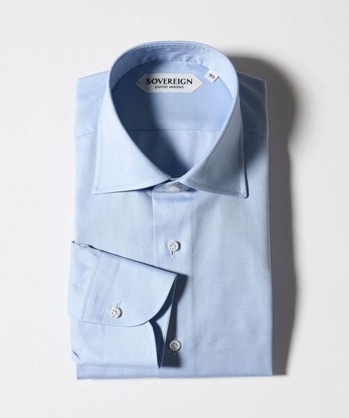 ブルーの無地シャツ　https://store.united-arrows.co.jp/brand/ua/item/1100025F1174?clr_id=102