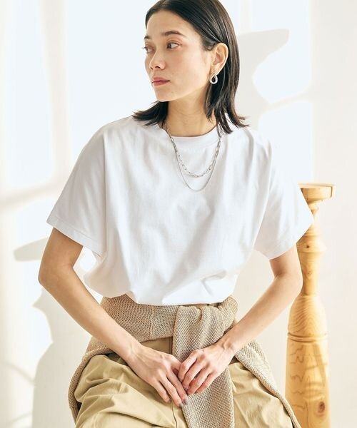 白のTシャツコーデ
