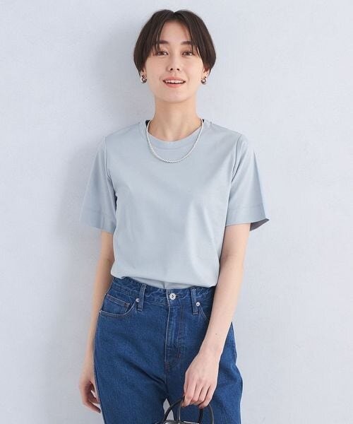 ライトブルーのTシャツコーデ