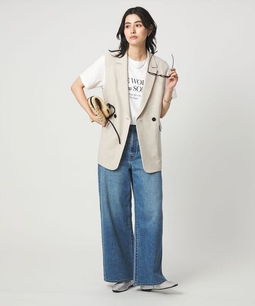 縦長シルエットの女性