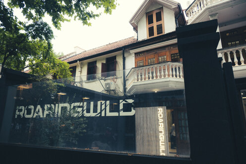 〈ROARINGWILD〉