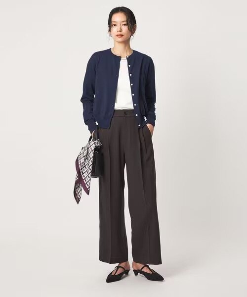 秋色をメインにしたオフィスカジュアルコーデ