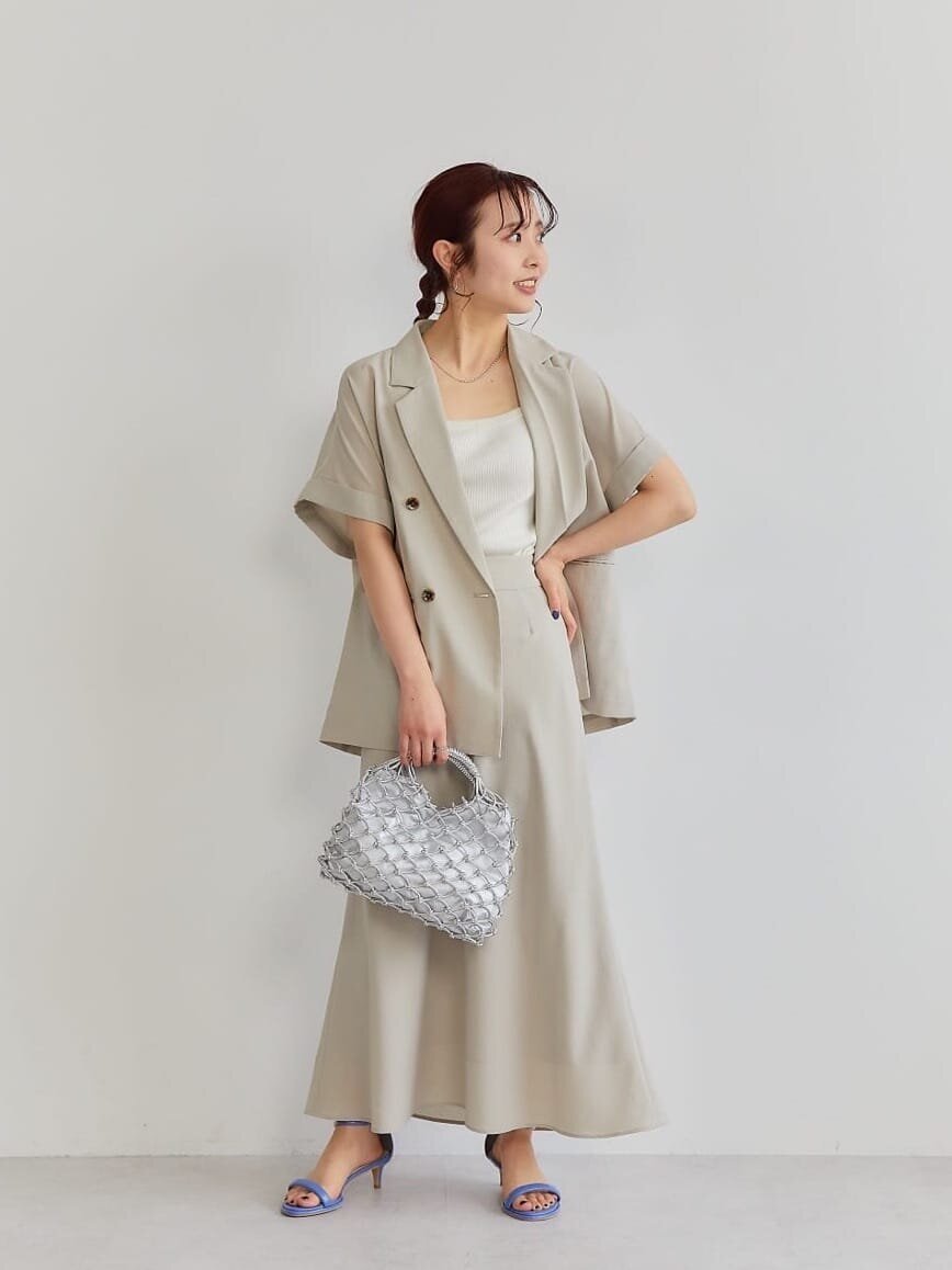 ジャケット×スカートのセットアップコーデ