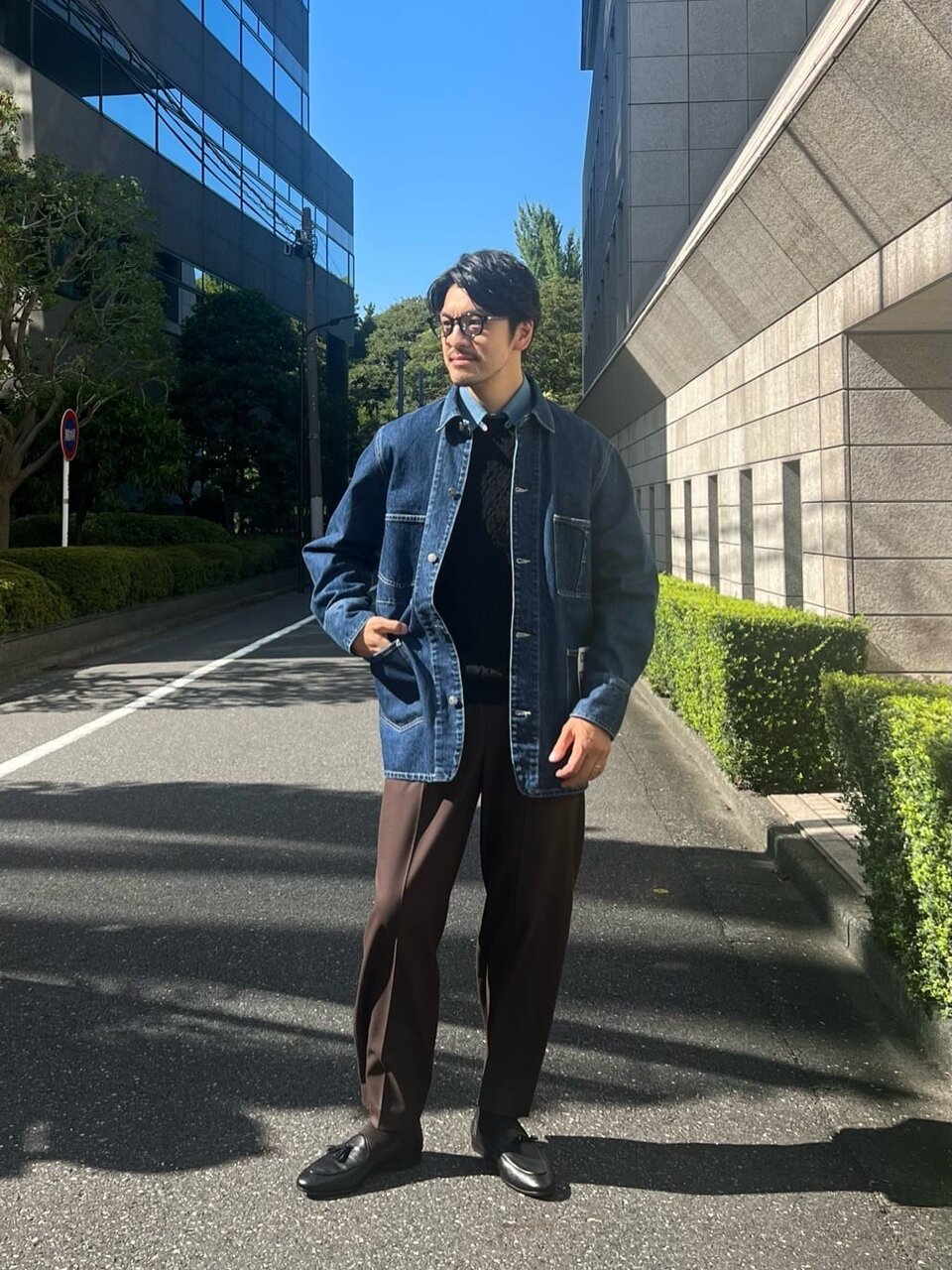 デニムジャケットをメインにしたコーデ