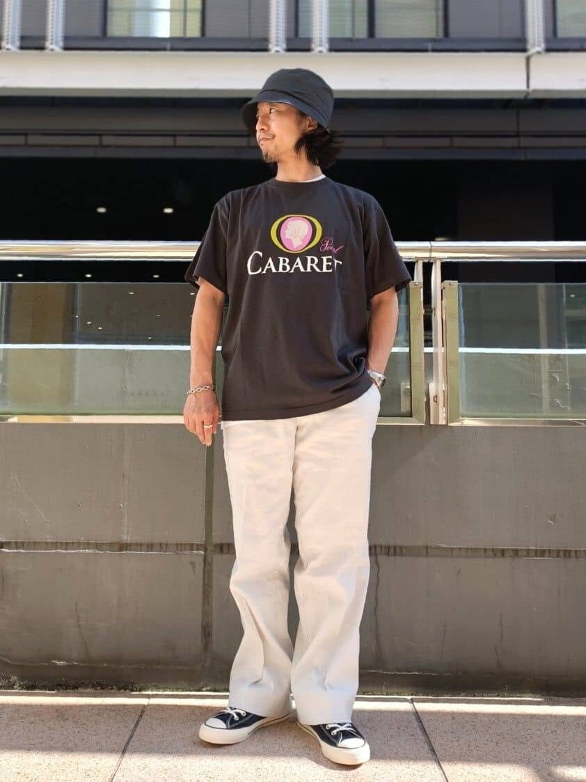 プリントTシャツ×ファブリックパンツコーデ