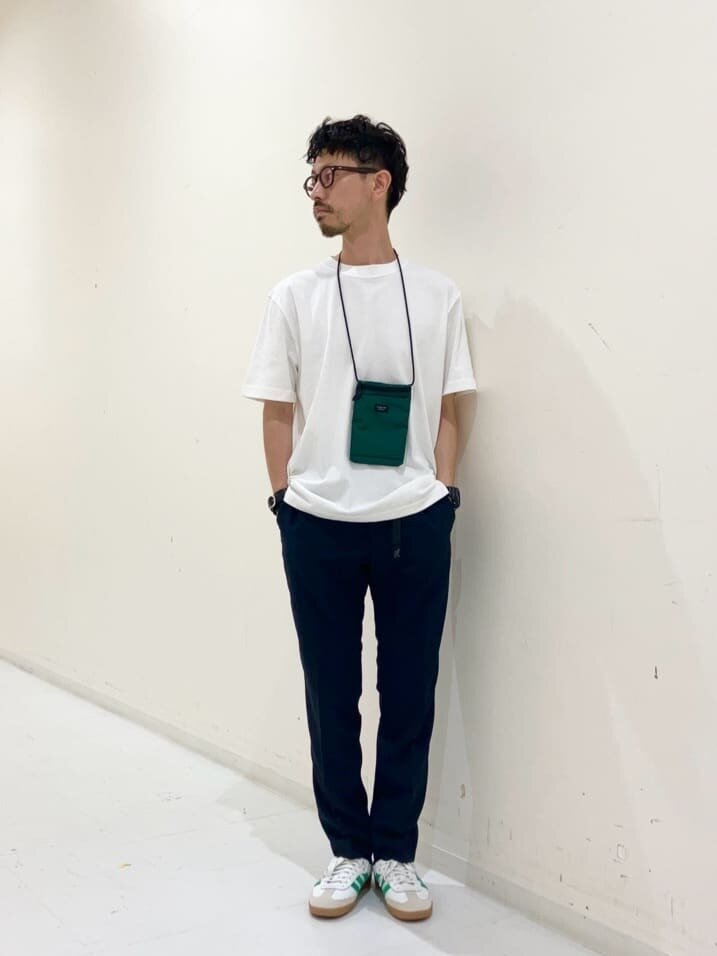Tシャツ×テーパードパンツコーデ