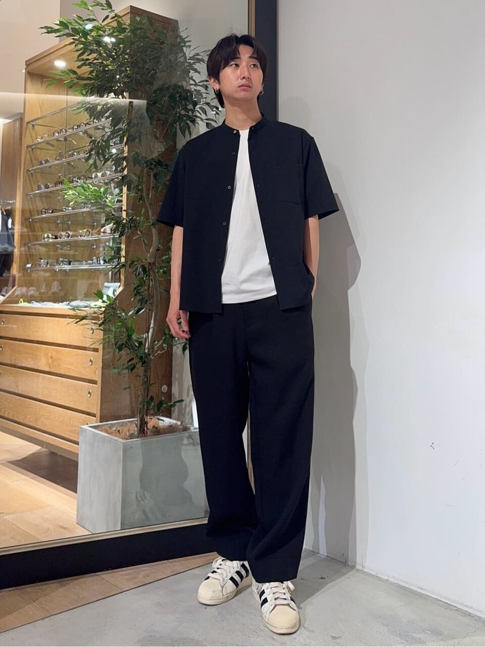 セットアップ×Tシャツコーデ
