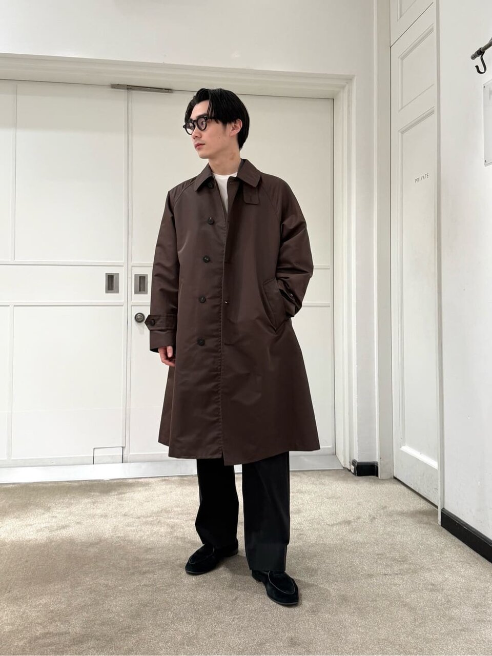バルマカーンコート×チノパンツのコーデ