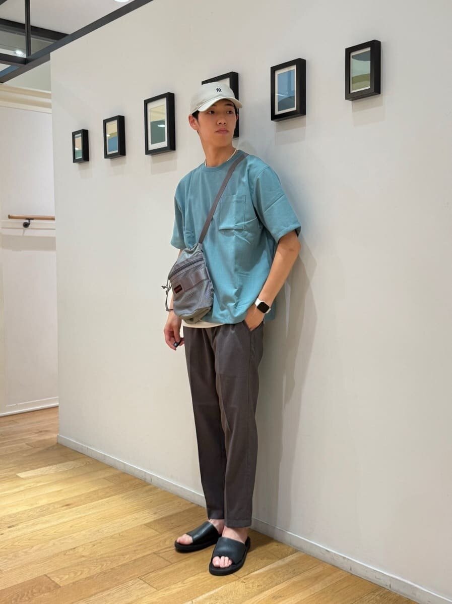 Tシャツ×イージーパンツコーデ